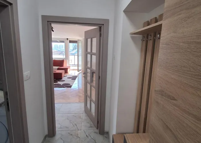 Exclusive Diplomatic Area Cyti Centar 스코페