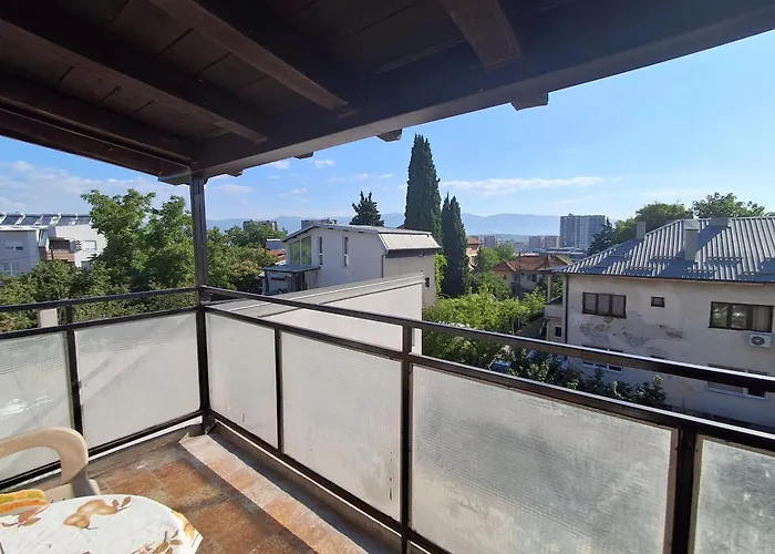 Exclusive Diplomatic Area Cyti Centar 스코페